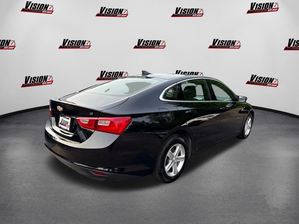 2024 Chevrolet Malibu 1LT photo 5