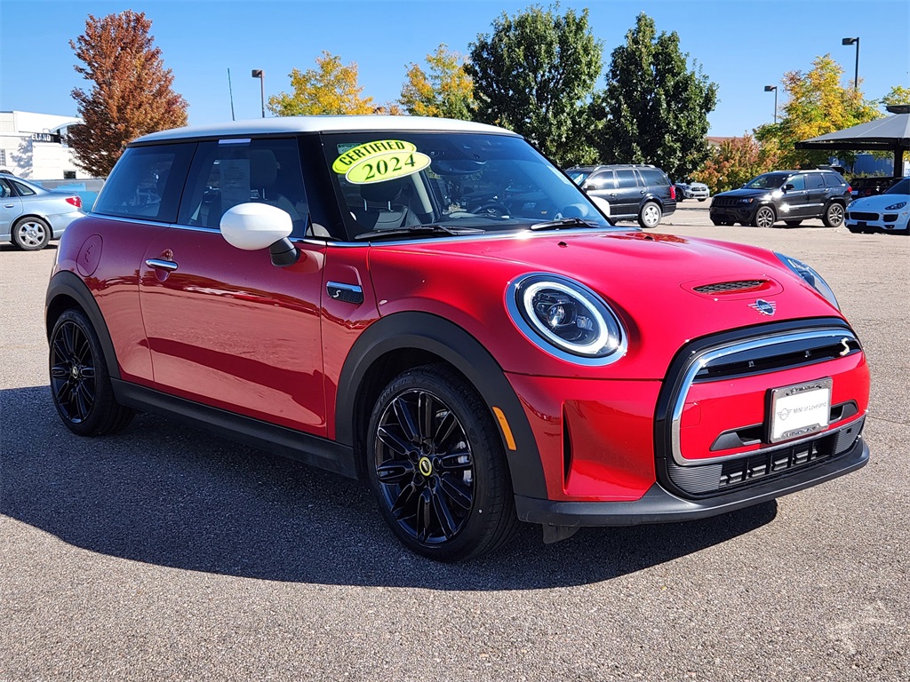 2024 Mini Cooper 2 Door Hardtop SE photo 3