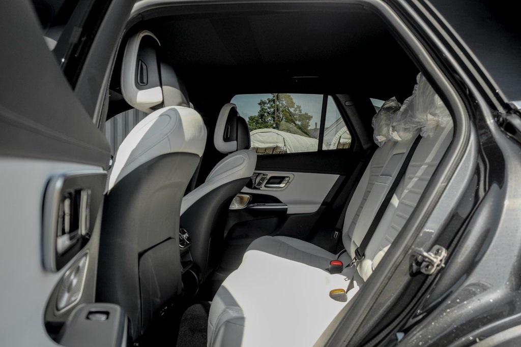 2026 Mercedes Benz GLC 300 4MATIC photo 16