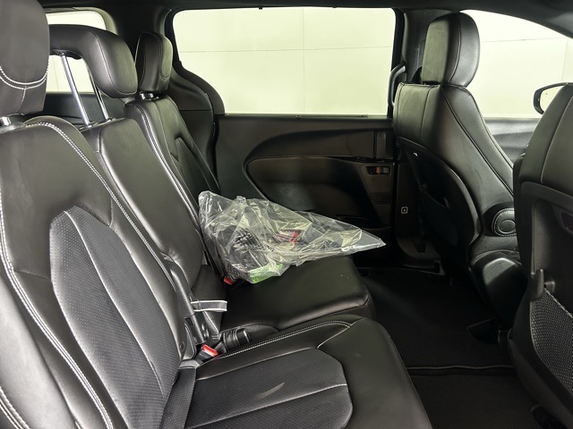 2026 Chrysler Pacifica photo 14