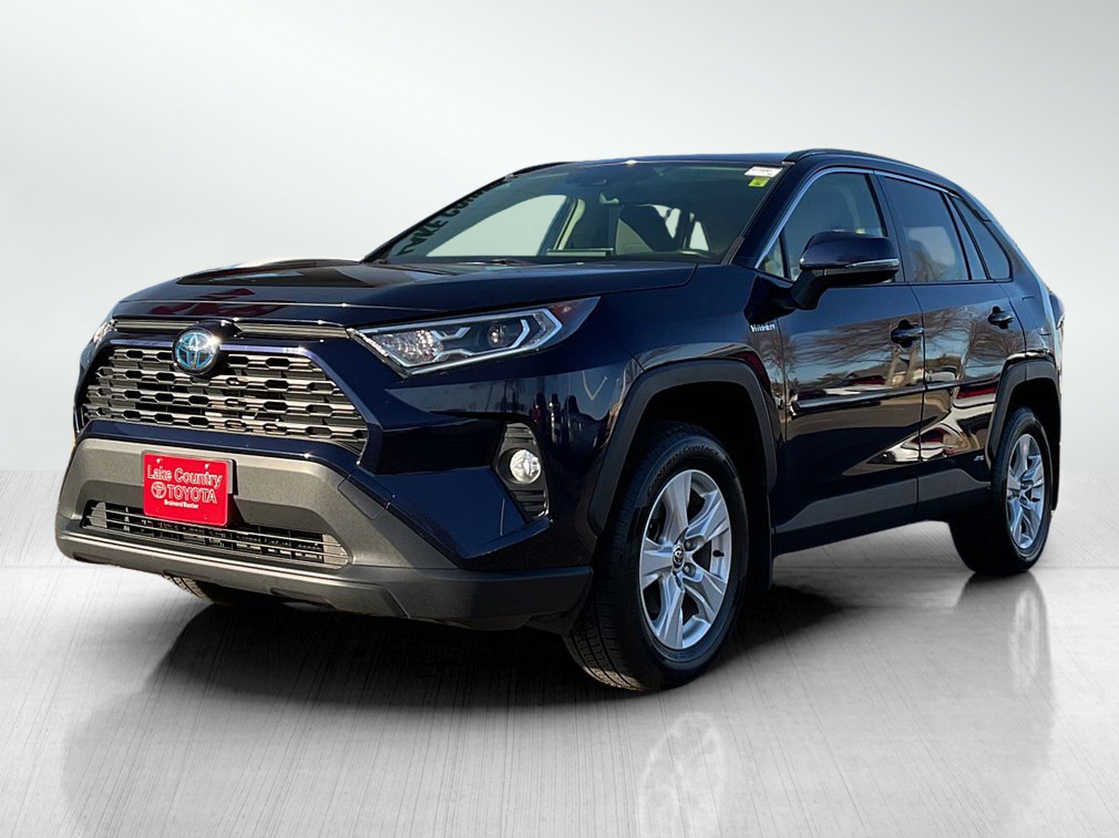 2020 Toyota RAV4 XLE's photo