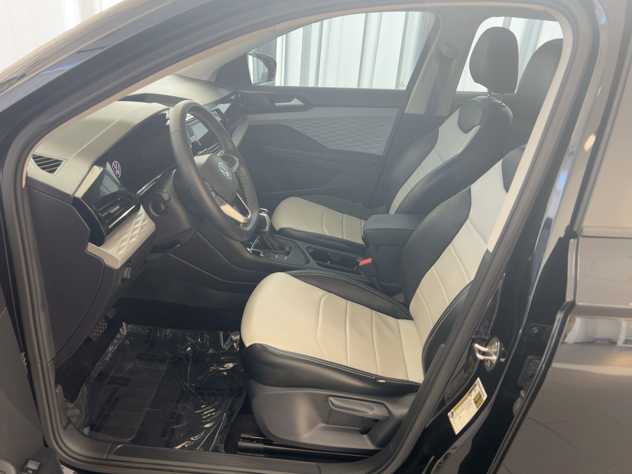 2024 Volkswagen Taos S photo 4