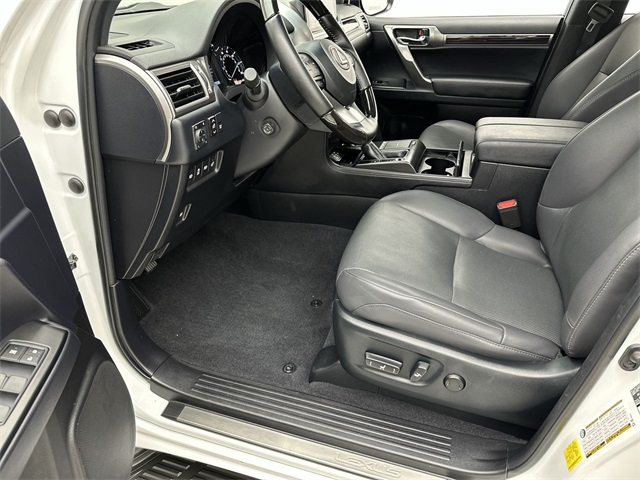 2022 Lexus GX 460 photo 2