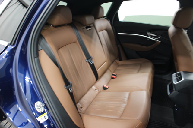 2022 Audi e-tron Premium Plus photo 30