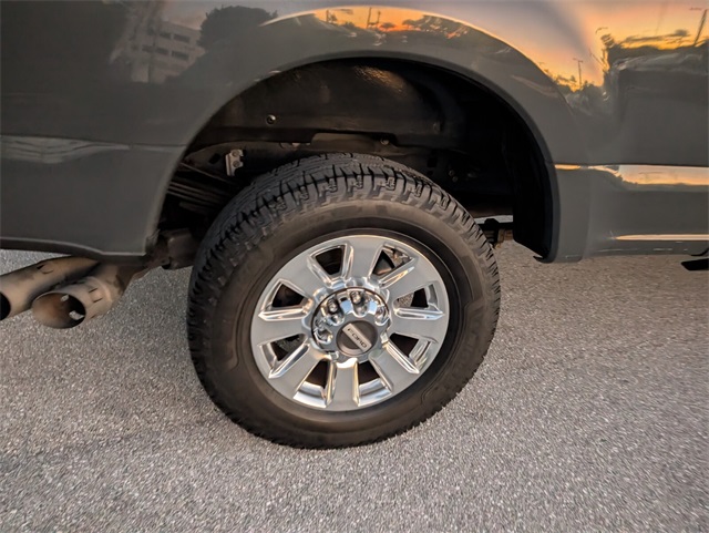 2021 Ford F-350 Platinum photo 14