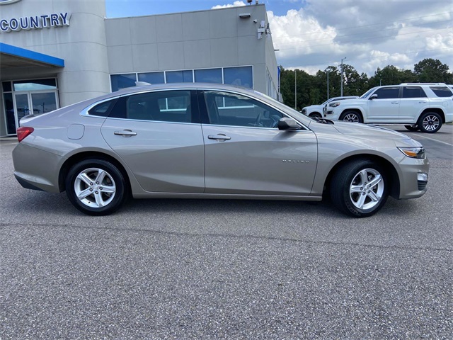 2023 Chevrolet Malibu 1LT photo 2