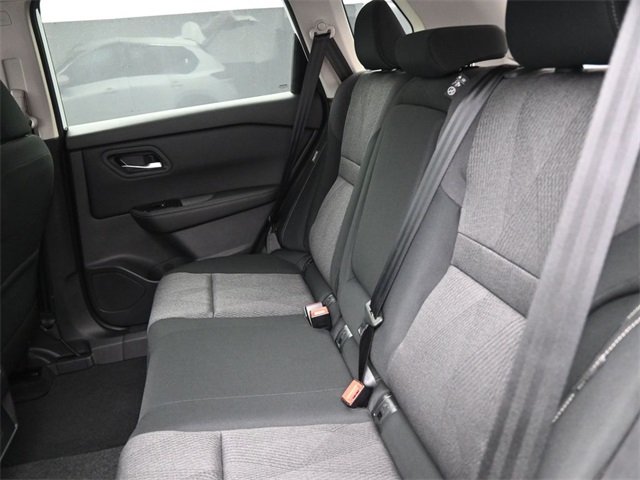 2026 Nissan Rogue SV photo 4