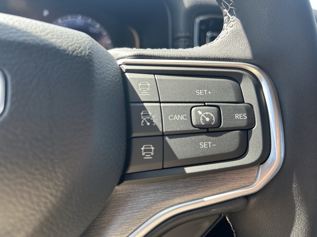 2025 Jeep Wagoneer Series II photo 13