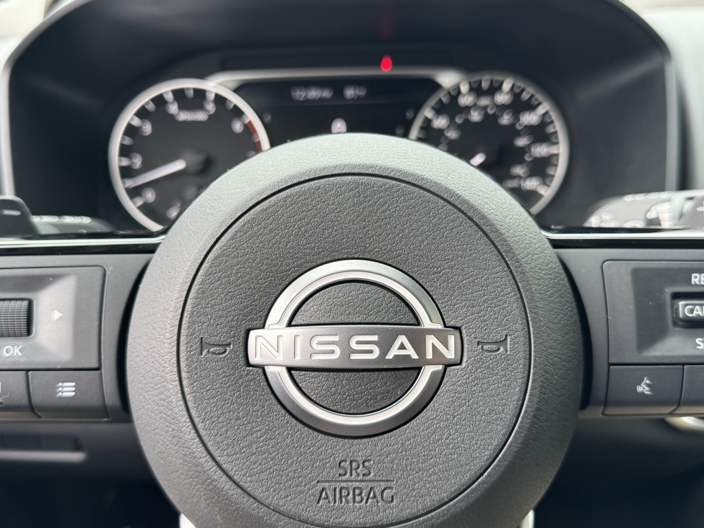 2022 Nissan Rogue SV photo 18