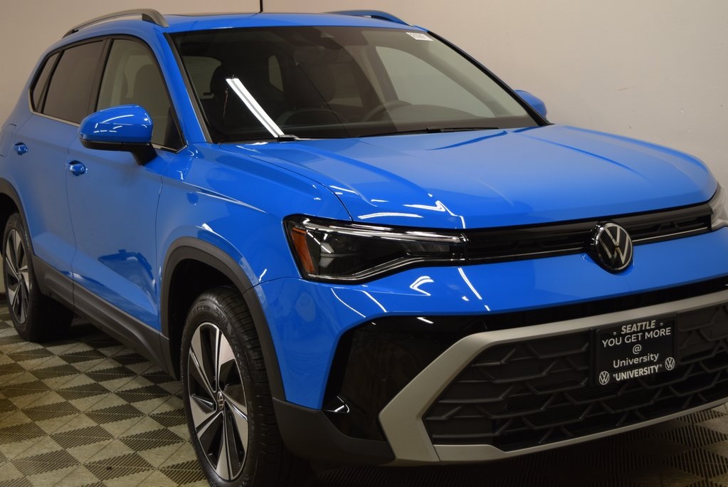 2025 Volkswagen Taos SE's photo