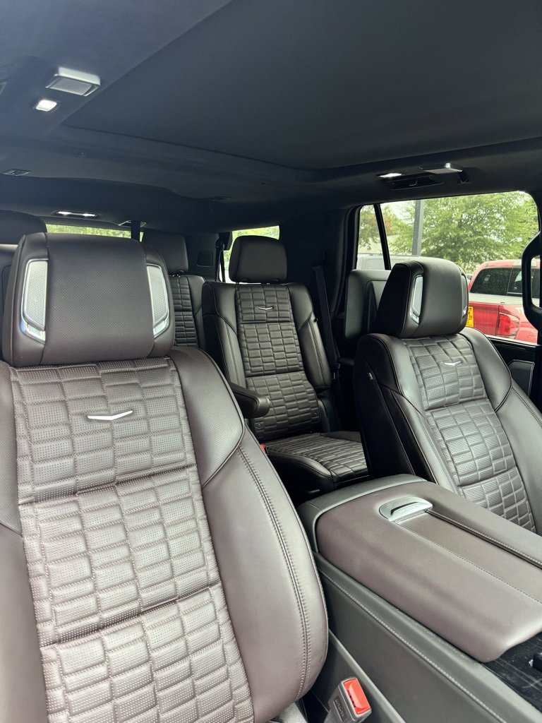 2024 Cadillac Escalade V-Series photo 9