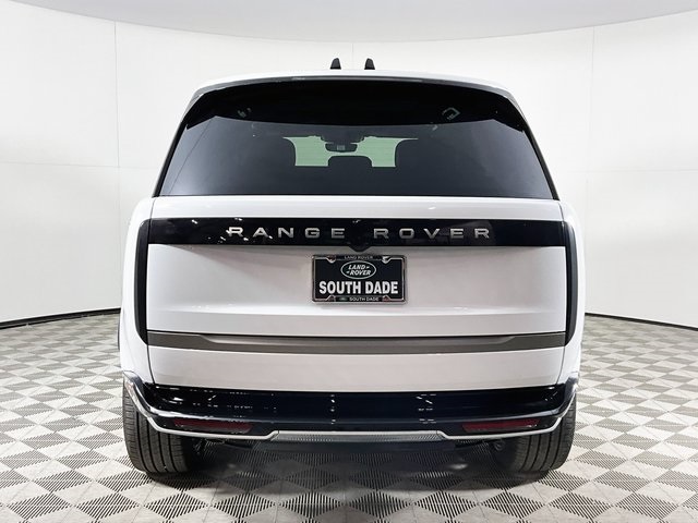 2025 Land Rover Range Rover SE photo 4