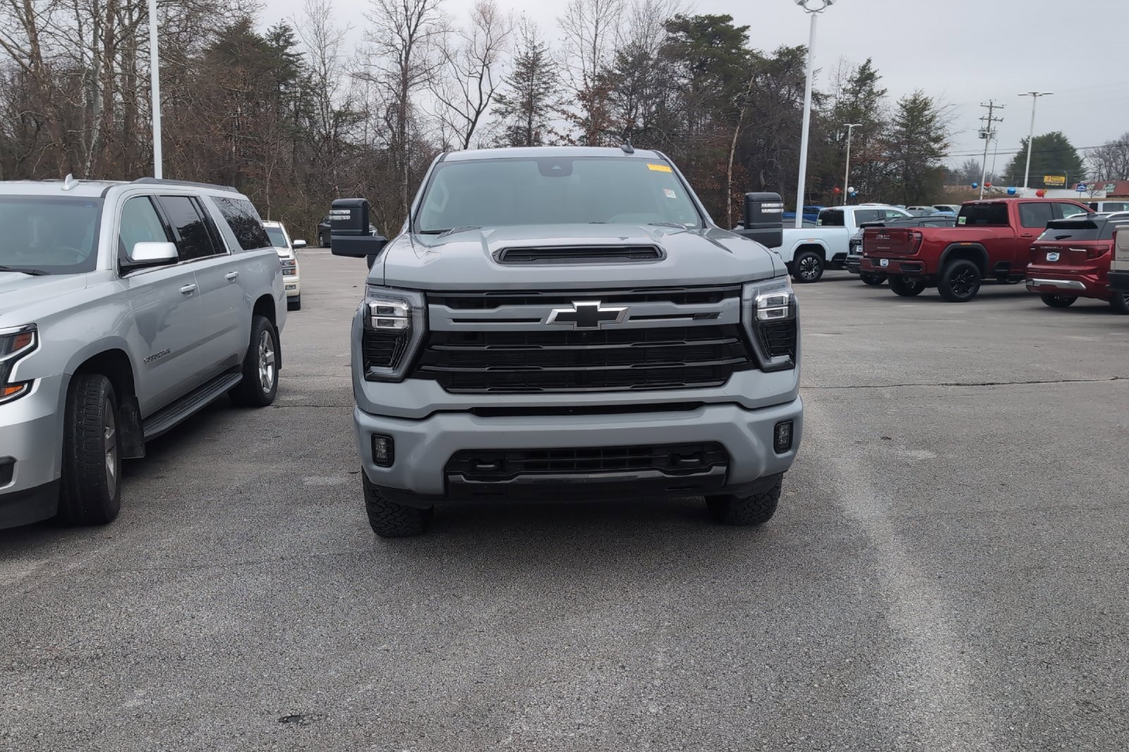 2024 Chevrolet Silverado 2500HD LT photo 2