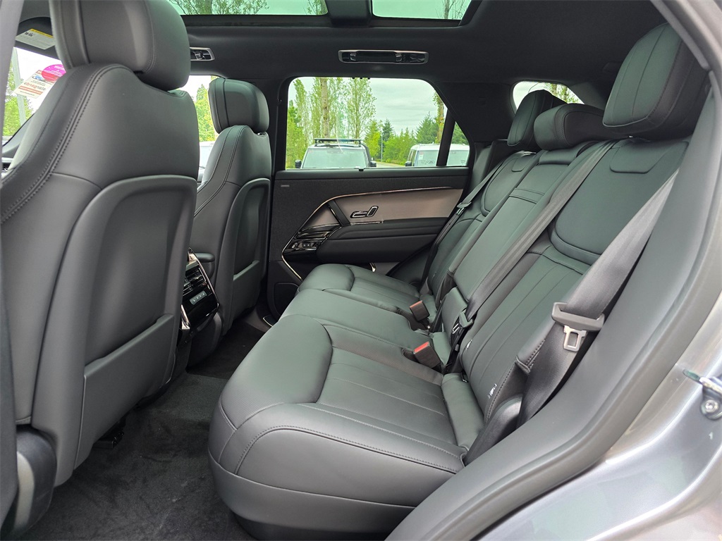 2025 Land Rover Range Rover Sport SE photo 23