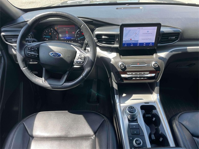 2020 Ford Explorer XLT photo 13