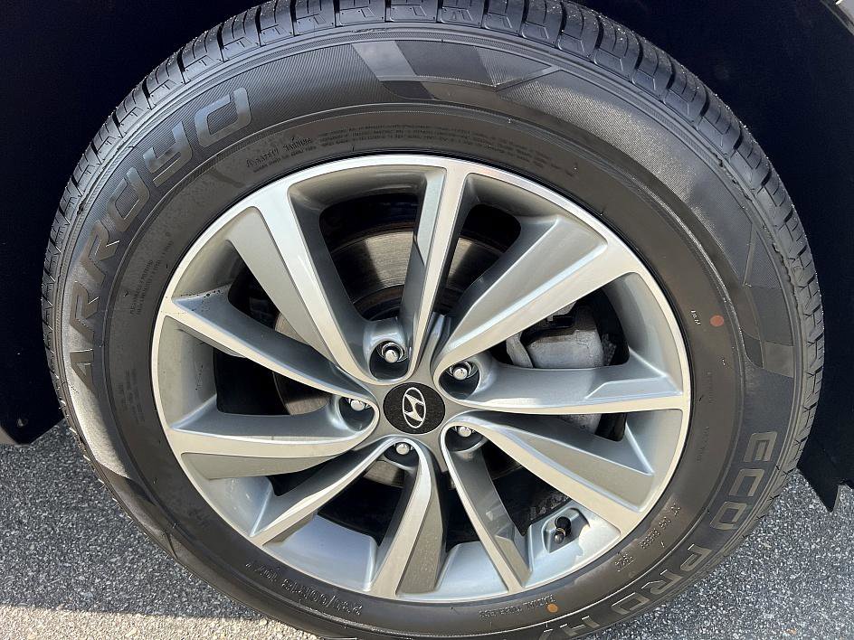 2020 Hyundai Santa Fe SEL photo 12