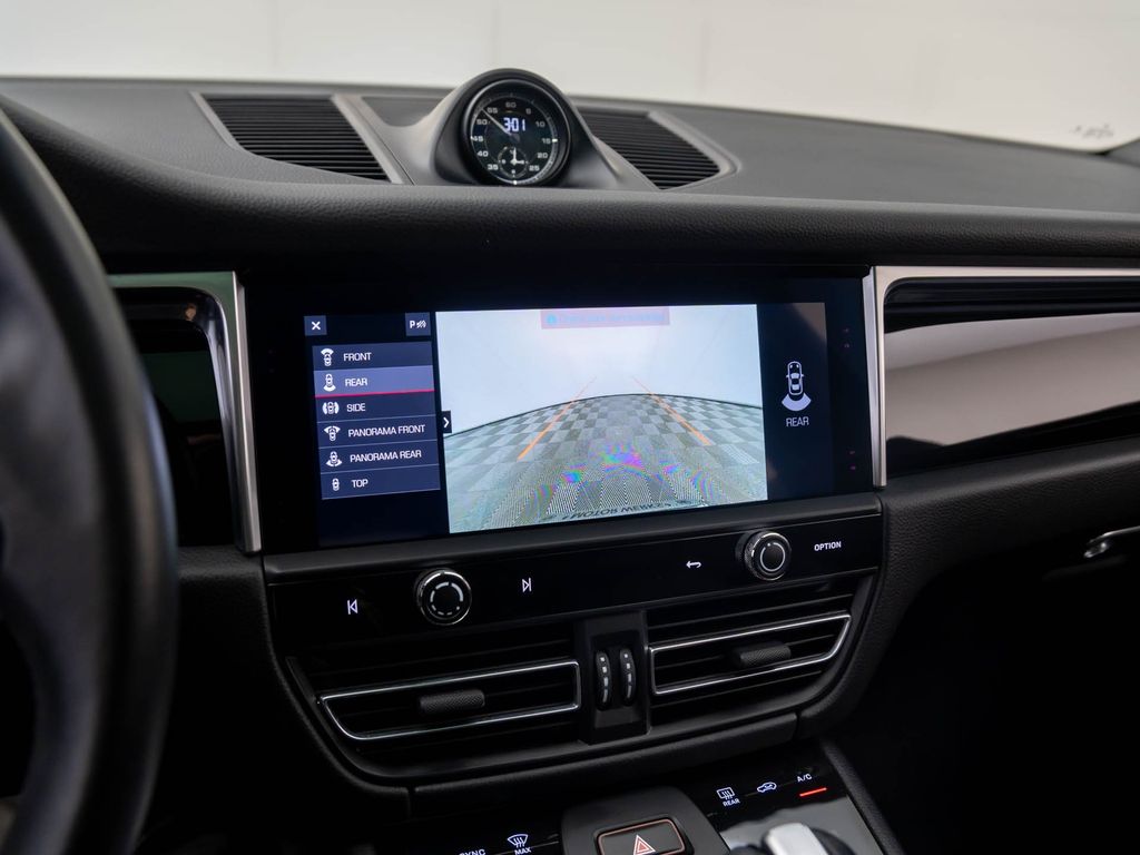 2022 Porsche Macan S photo 20