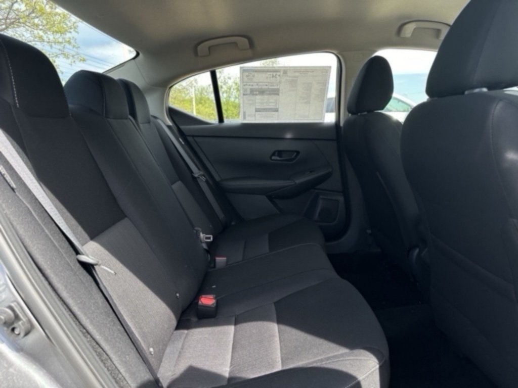 2025 Nissan Sentra SV photo 18