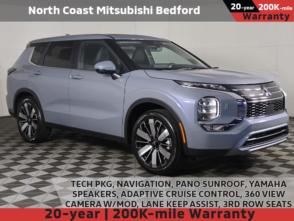 2025 Mitsubishi Outlander SE's photo