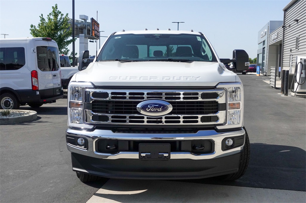 2025 Ford F-350 XL photo 4