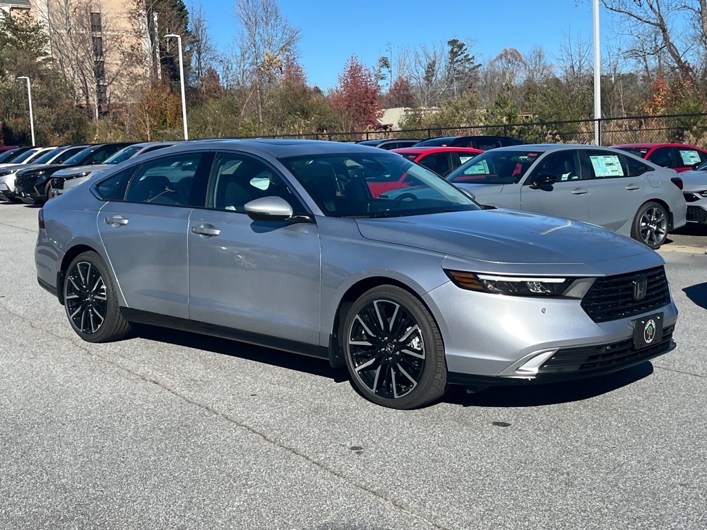 2025 Honda Accord Hybrid Touring's photo