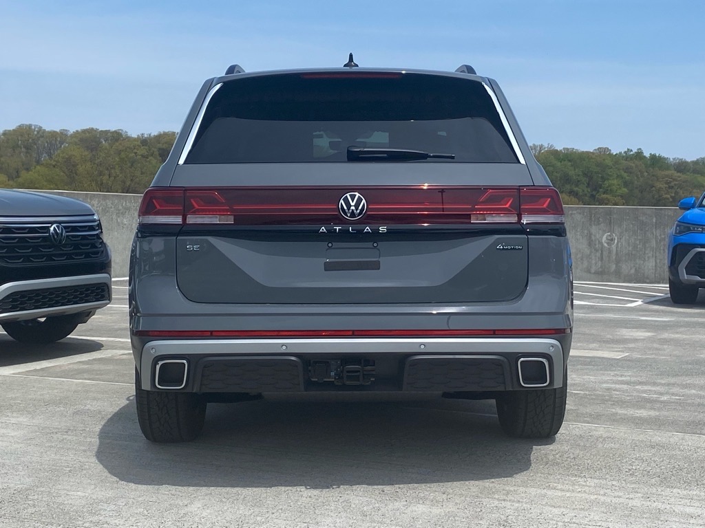 2025 Volkswagen Atlas Peak Edition SE photo 4