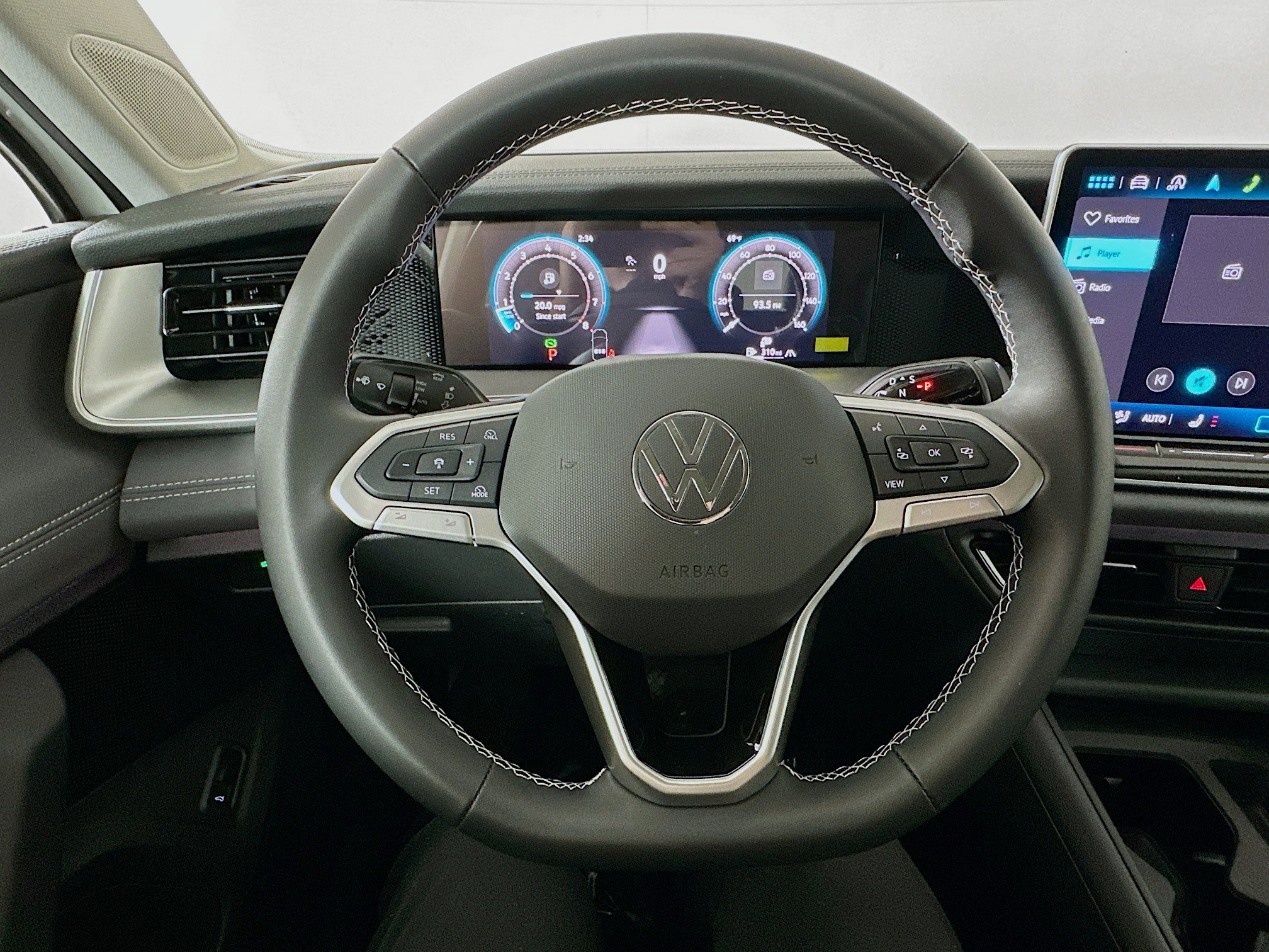 2025 Volkswagen Tiguan SE photo 9