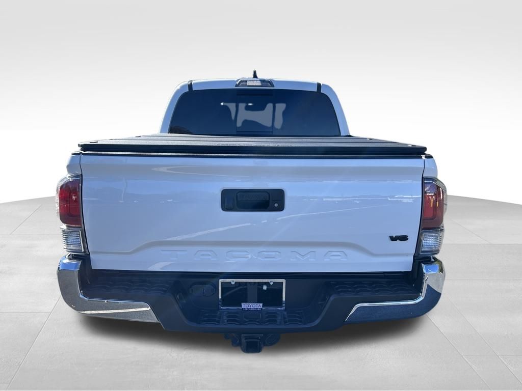 2023 Toyota Tacoma TRD Off-Road photo 4