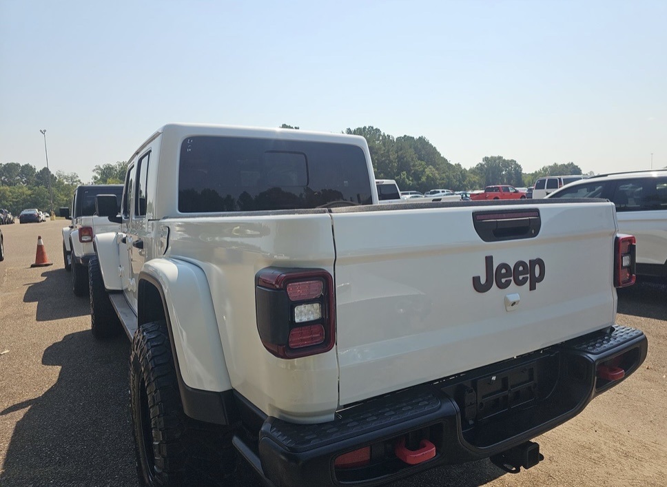2020 Jeep Gladiator Rubicon photo 3