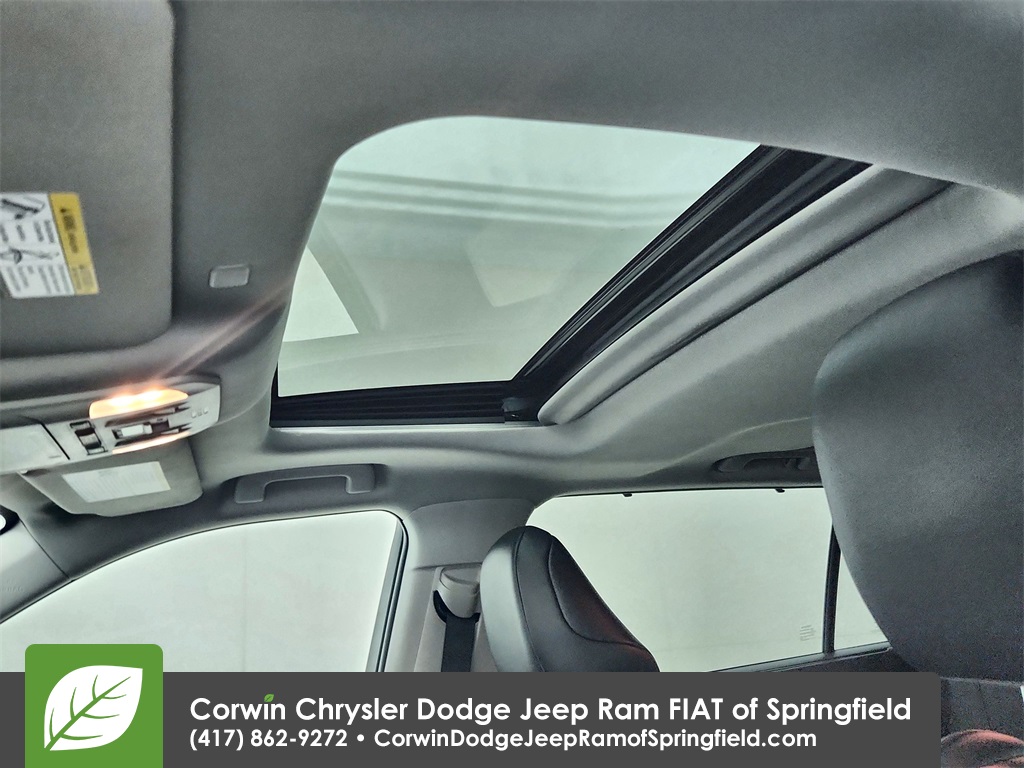 2022 Toyota Highlander XLE photo 26