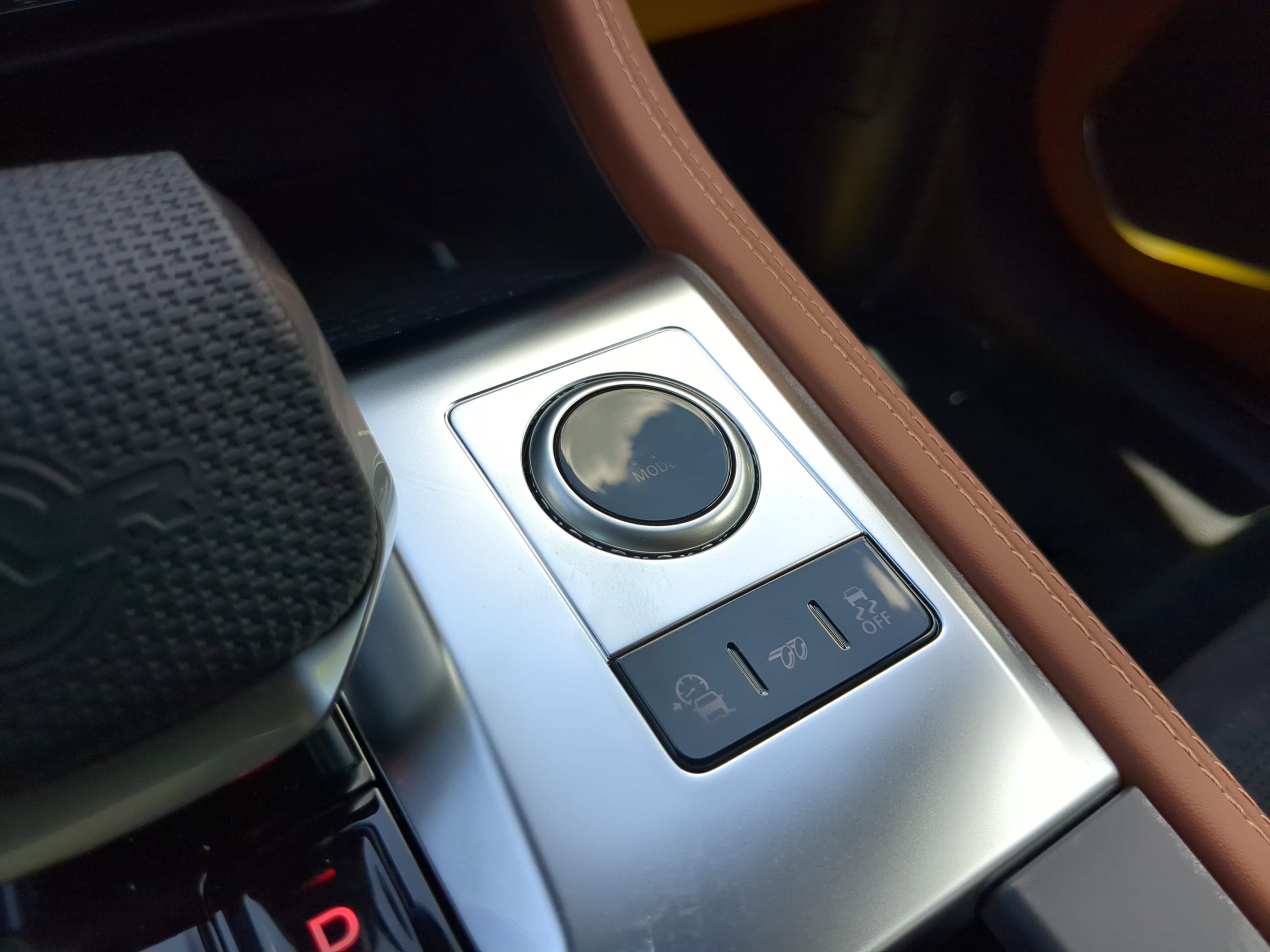 2026 Jaguar F-PACE SVR photo 10