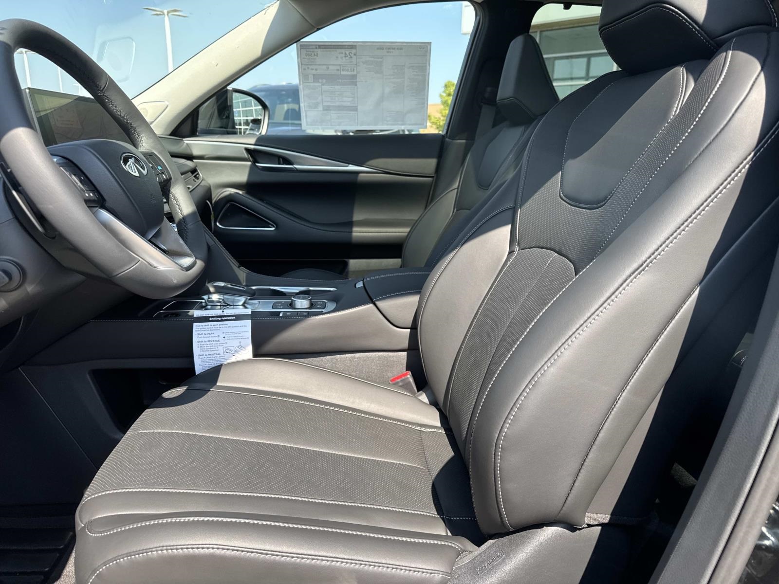 2026 Infiniti QX60 Luxe photo 10