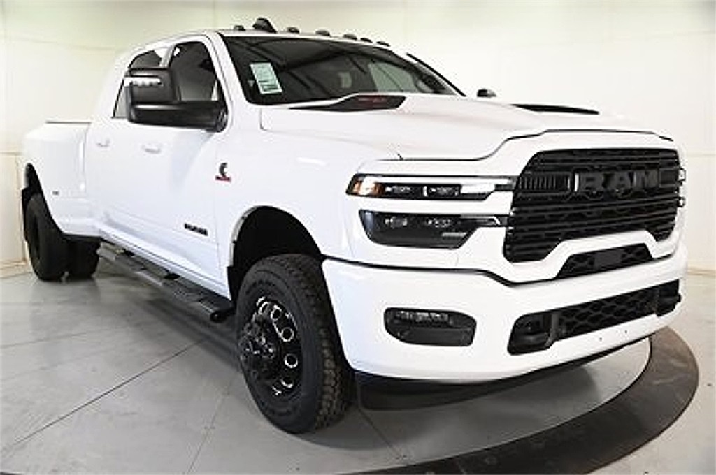 2025 RAM Ram 3500 Pickup Laramie's photo
