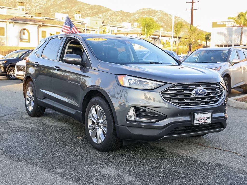2023 Ford Edge Titanium's photo