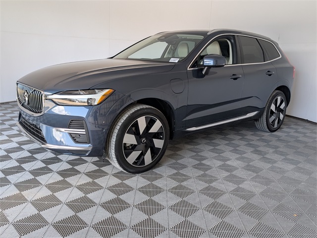 2023 Volvo XC60 Recharge Hybrid T8 Plus photo 4
