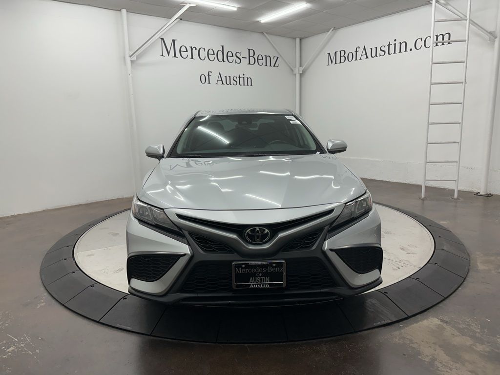 2021 Toyota Camry SE photo 2