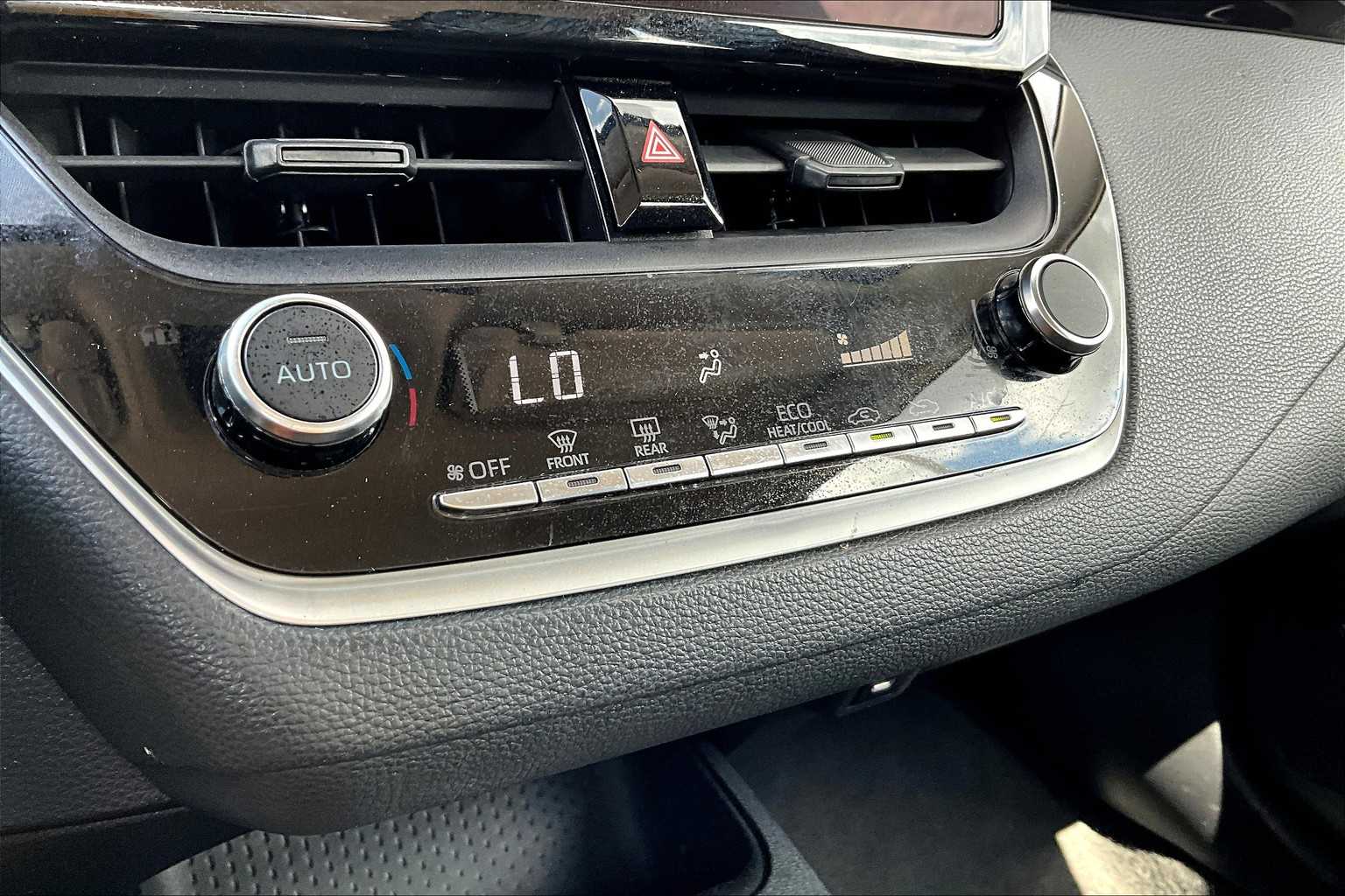 2023 Toyota Corolla LE photo 28