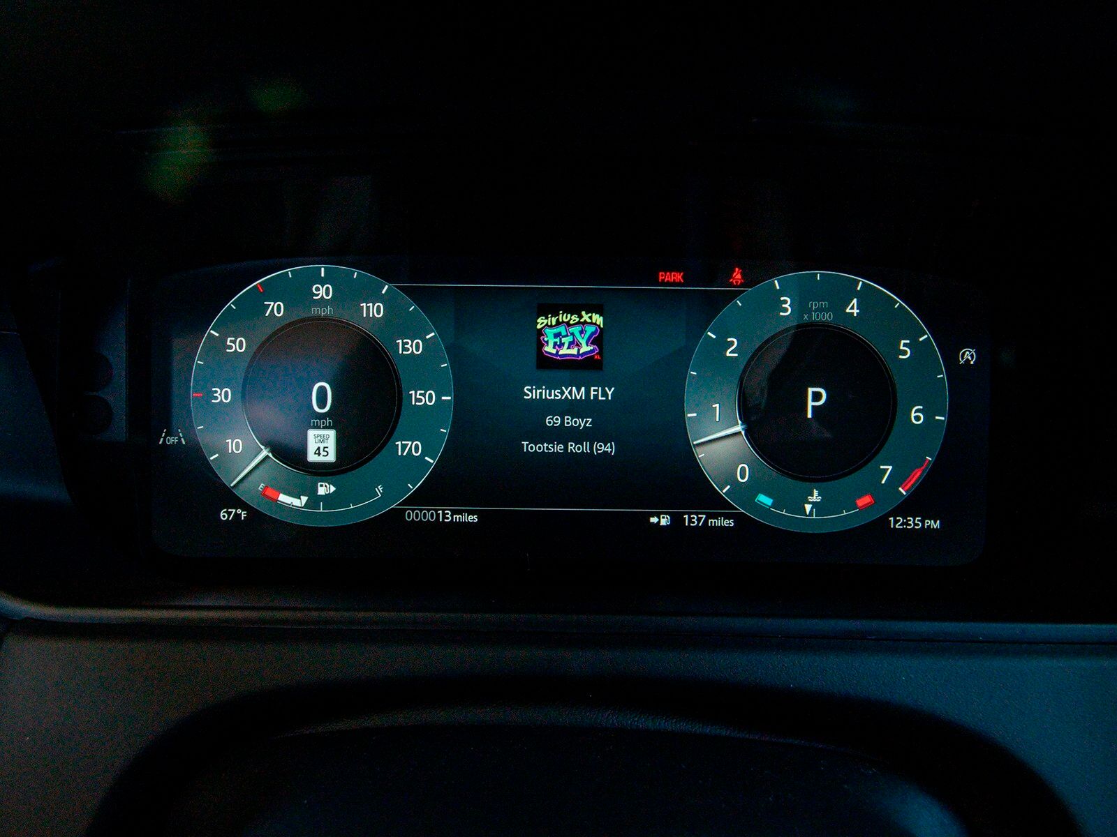 2025 Land Rover Range Rover Velar SE photo 9