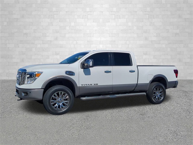 2018 Nissan Titan Platinum Reserve photo 4