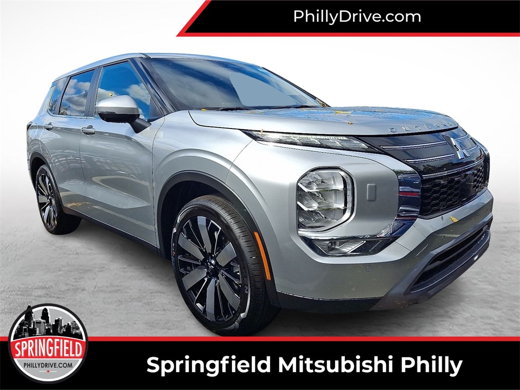 2025 Mitsubishi Outlander SE's photo