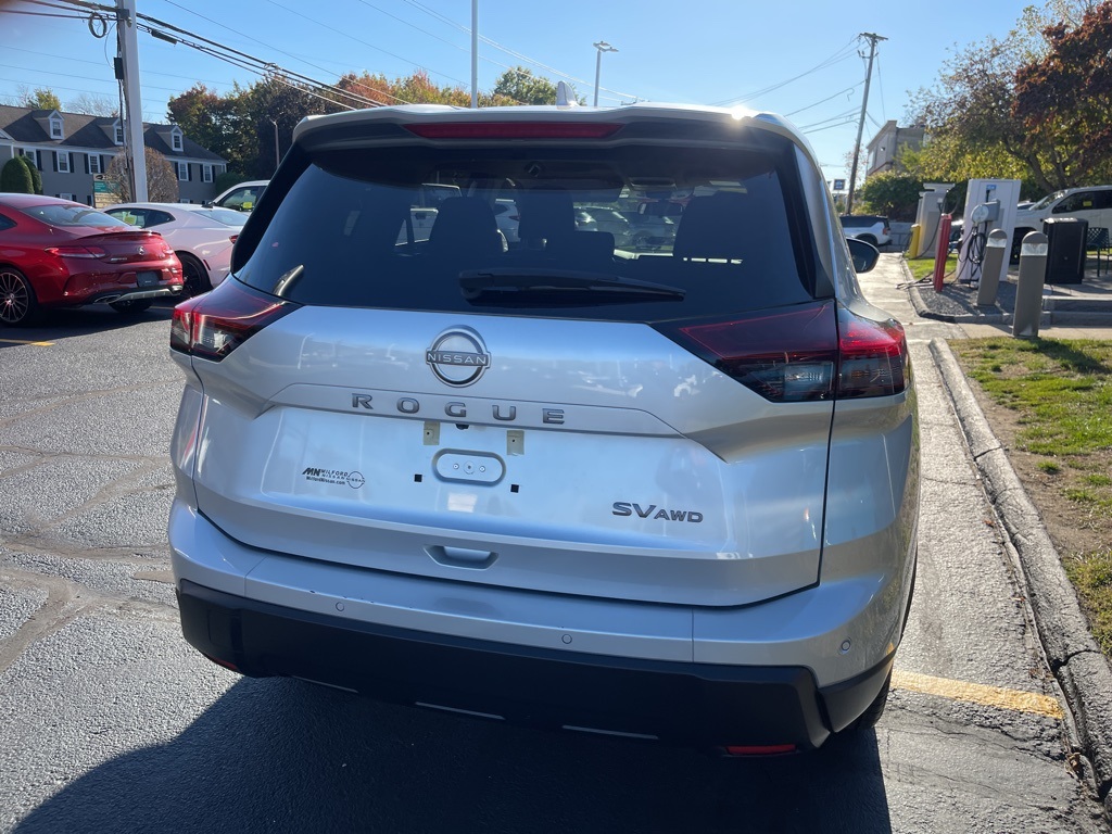 2024 Nissan Rogue SV photo 4