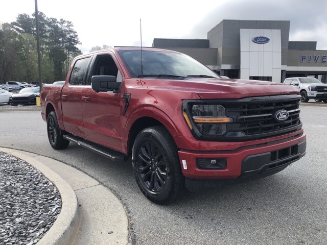 2025 Ford F-150 XLT photo 2