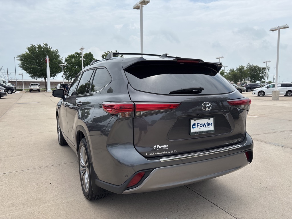 2021 Toyota Highlander Platinum photo 5