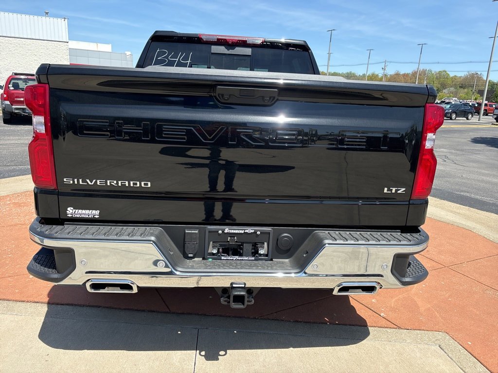 2025 Chevrolet Silverado 1500 LTZ photo 6