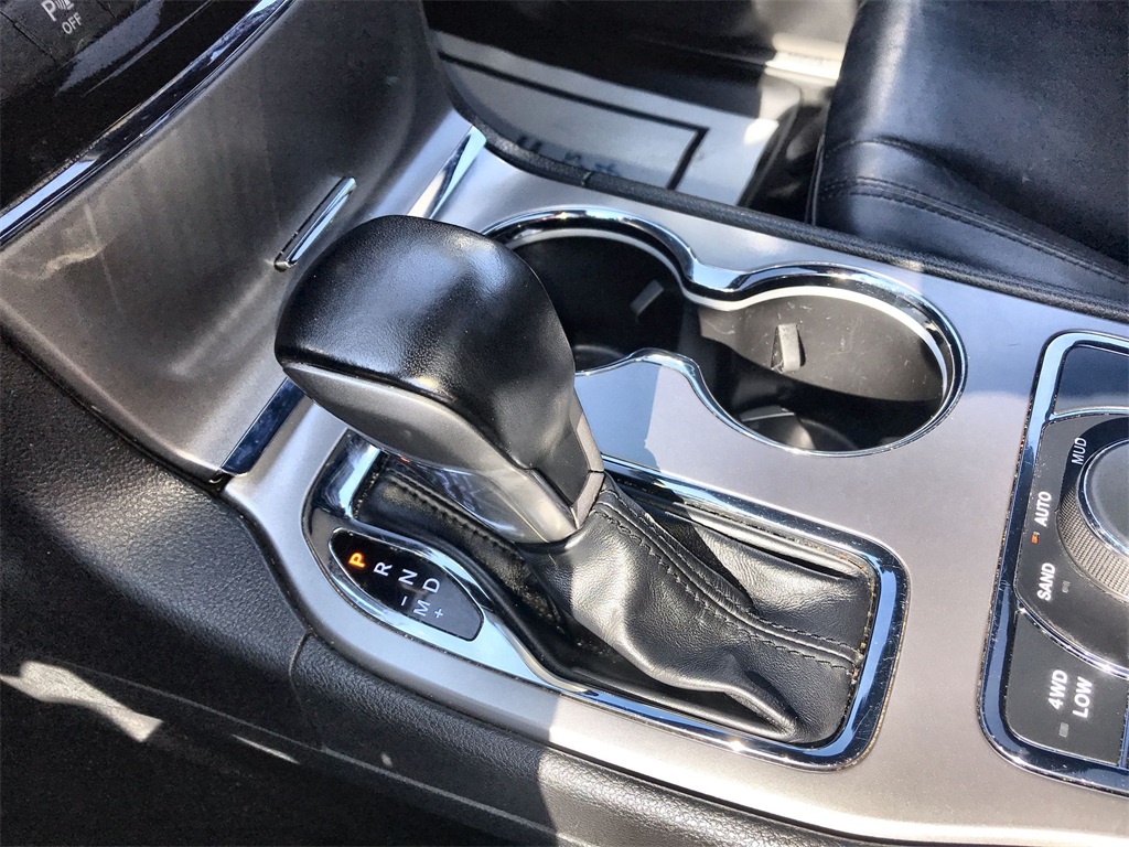 2022 Jeep Cherokee Limited photo 18