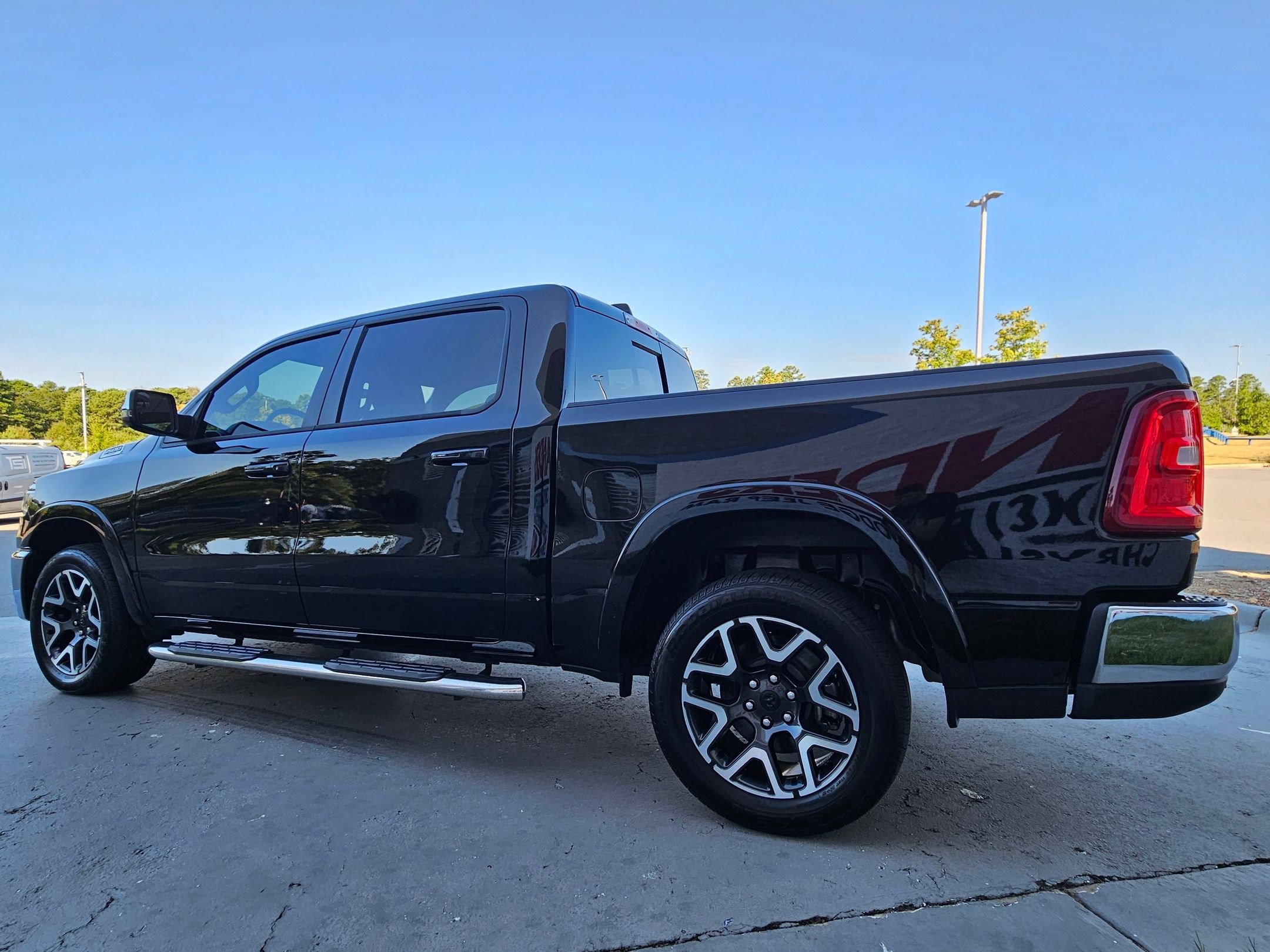 2025 Ram 1500 Laramie photo 4