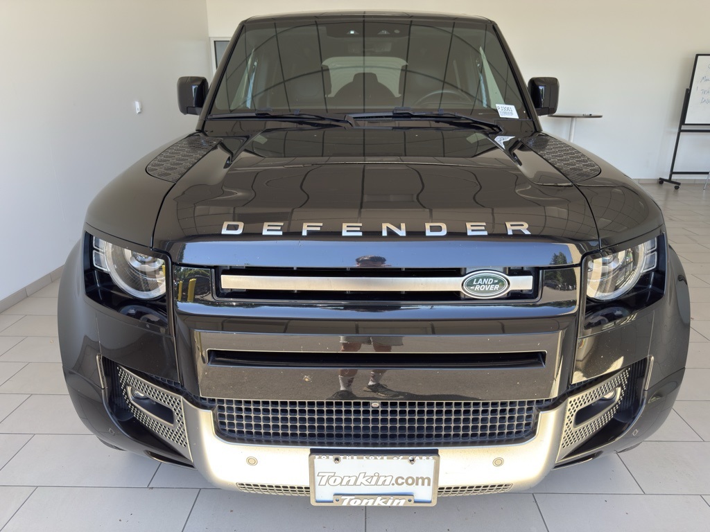 2021 Land Rover Defender 110 photo 3