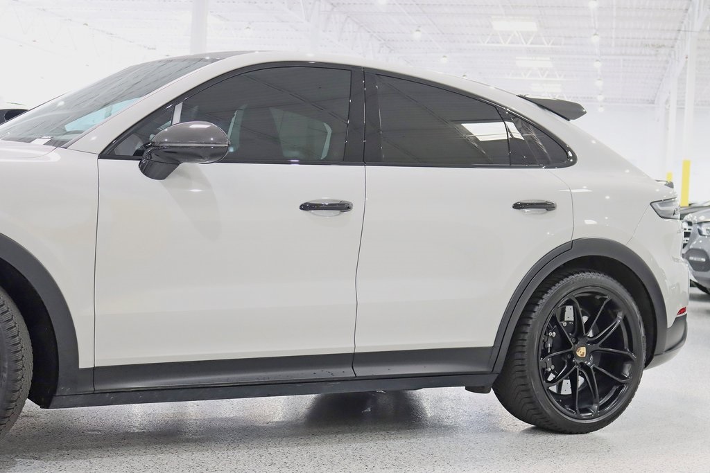 2022 Porsche Cayenne Coupe Turbo GT photo 3