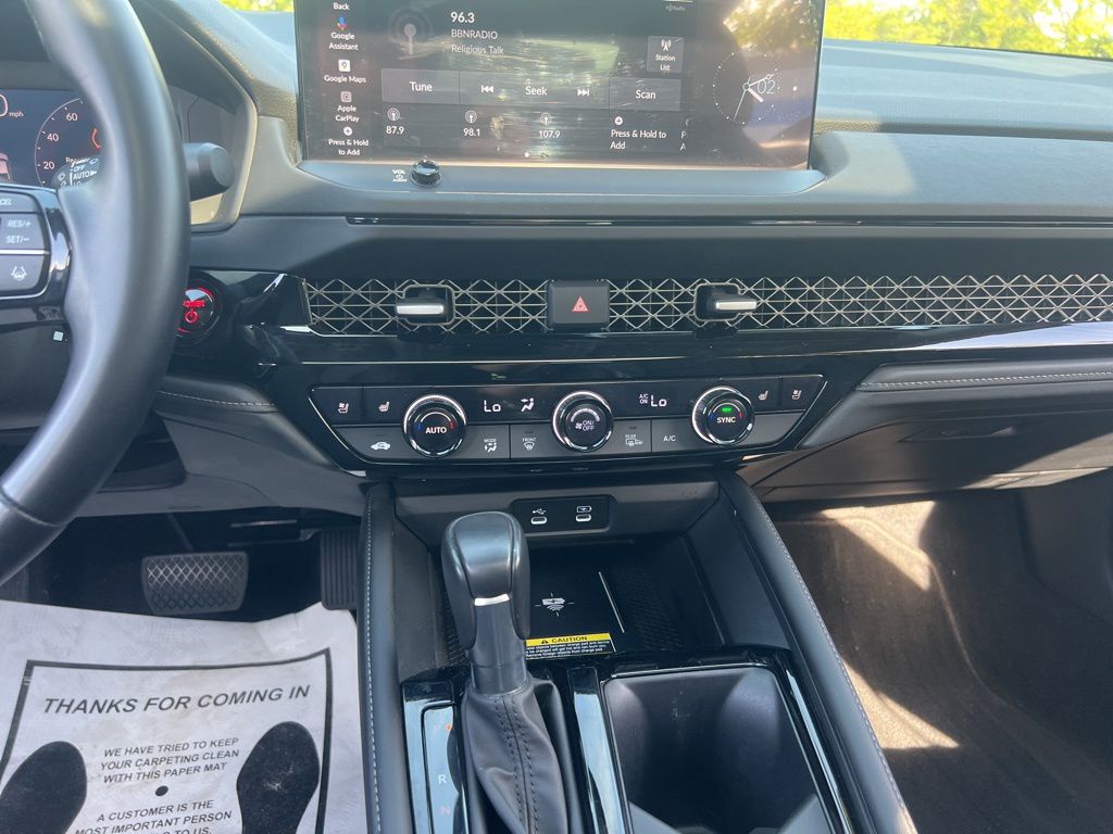 2023 Honda Accord Touring photo 14