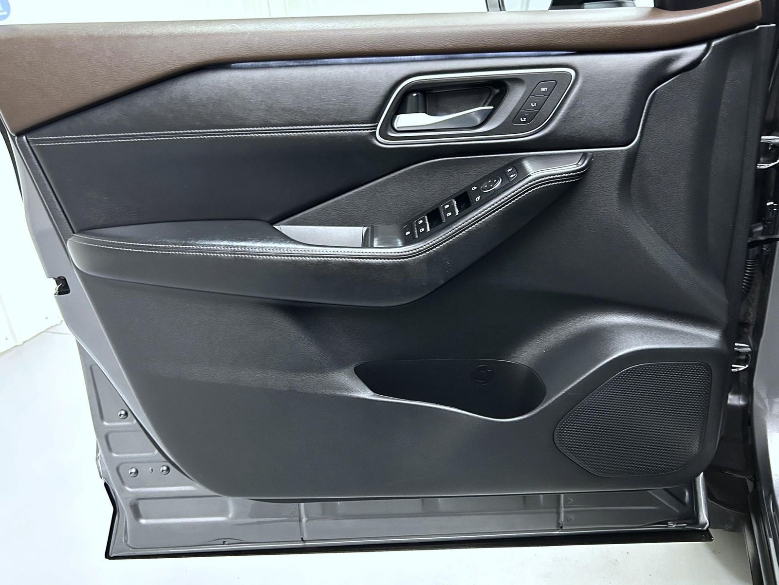 2023 Nissan Rogue Platinum AWD photo 9